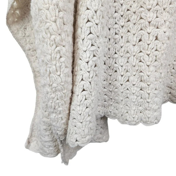 Francesca's Wrap Poncho Shawl One Size Open Knit Beige Tan Ivory New with Tag - Picture 12 of 13